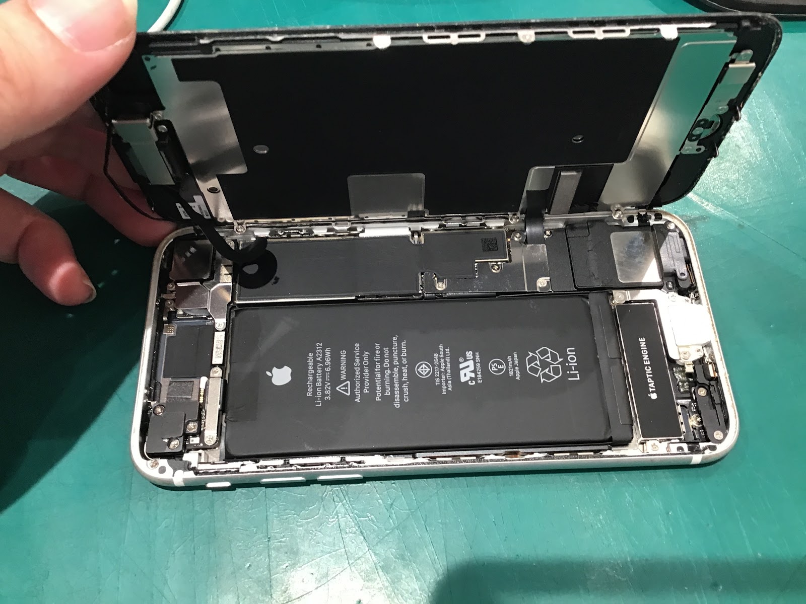 iPhoneSE第2世代のバッテリー交換を承りました！【スマホ修理工房丸井錦糸町店】